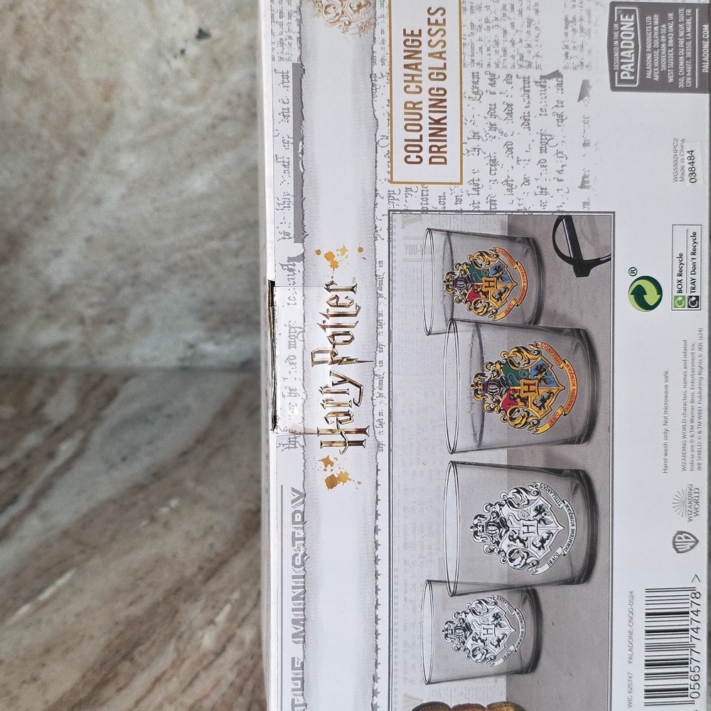 🆕️Harry Potter Colour Change Glasses Set - Picture 4 of 6